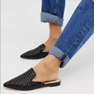 London Rebel Woven Point Flat Mule
